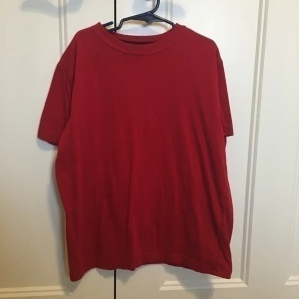 Boys size medium 8 Old Navy red T-shirt
